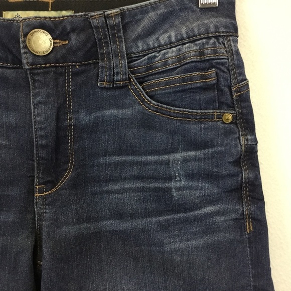 Democracy "Ab" Technology Jean Shorts - Picture 7 of 16